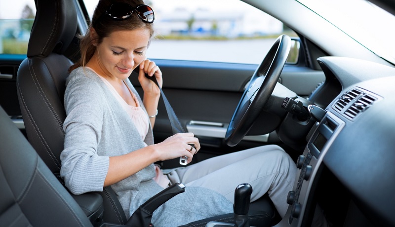 Húsvét: kiemelten ellenőrzik a biztonsági öv használatát